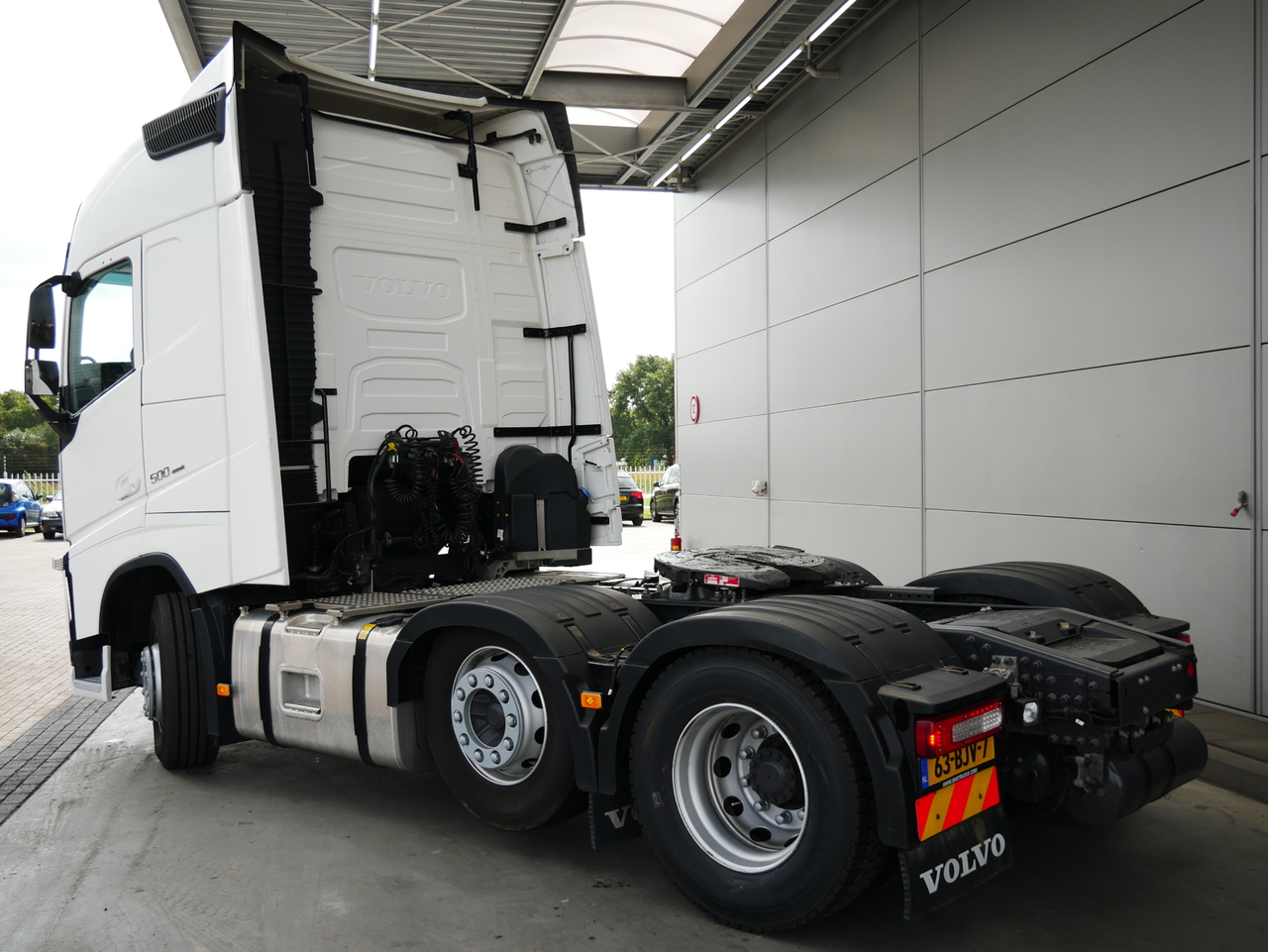 4x2, 4x4, 6x2, 6x4, 6x6, 8x4, 10x4 trekker huren 4x2, 4x4, 6x2, 6x4, 6x6, 8x4, 10x4 trekker huren